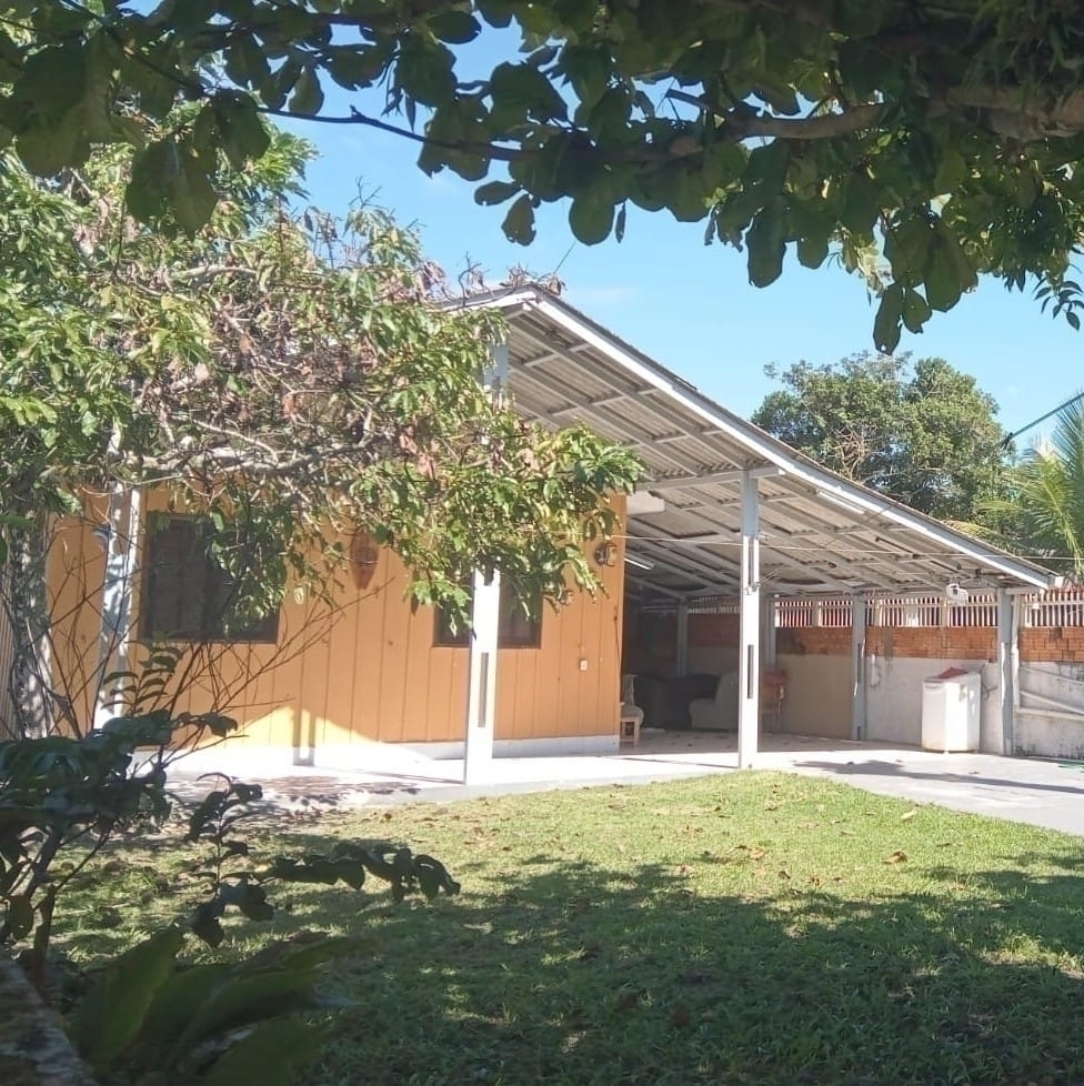 MATINHOS | Casas | Matinhos - Casa de esquina próximo ao mar. MATINHOS | Casas | Matinhos - Casa de esquina próximo ao mar.