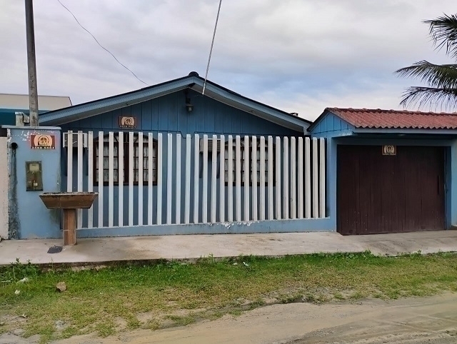 MATINHOS | Casas | Matinhos - Casa com piscina, só 385 mil... MATINHOS | Casas | Matinhos - Casa com piscina, só 385 mil...