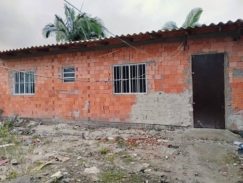 MATINHOS | Casas | Matinhos - Casa em fase de acabamento.. MATINHOS | Casas | Matinhos - Casa em fase de acabamento..