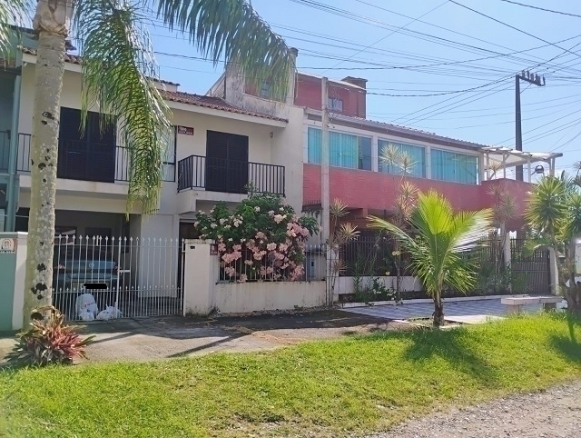 MATINHOS | Casas | Matinhos - Sobrado averbado a 350 metros da praia!!! MATINHOS | Casas | Matinhos - Sobrado averbado a 350 metros da praia!!!