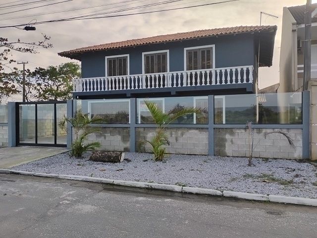 MATINHOS | Casas | Matinhos - SOBRADO FRENTE MAR!!!