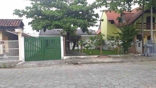 MATINHOS | Casas | Matinhos - Casa averbada próxima ao mar.
