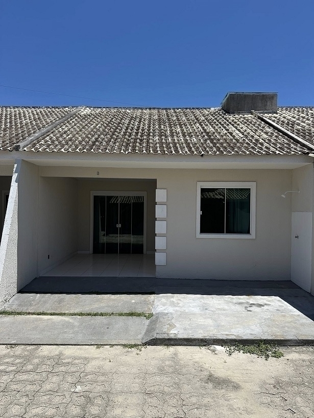MATINHOS | Casas | Matinhos - Casa averbada, aceita financiamento..